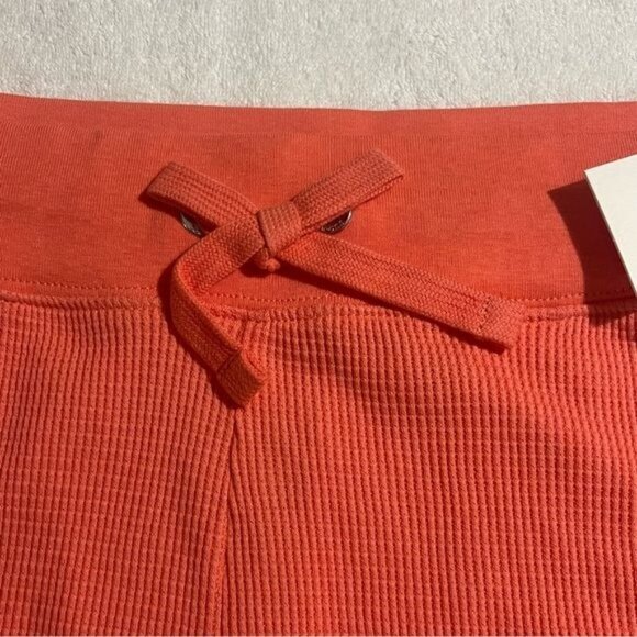 Calvin Klein Jeans Women's Waffle-Knit Mid-Rise Pull-on Shorts, Size XL, New - Picture 6 of 11